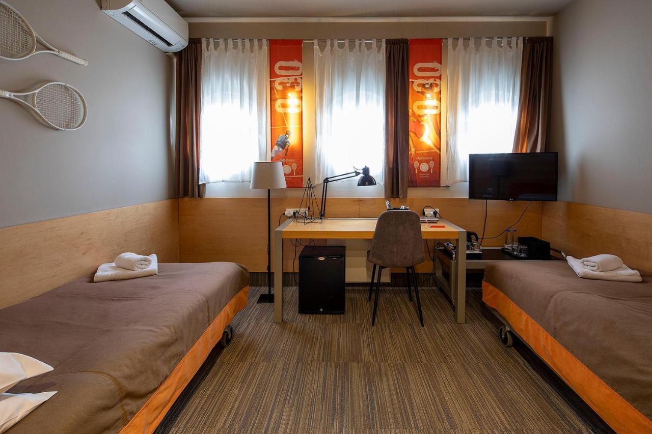 Hotel Restauracja Tenis Kortowo 포즈난 외부 사진