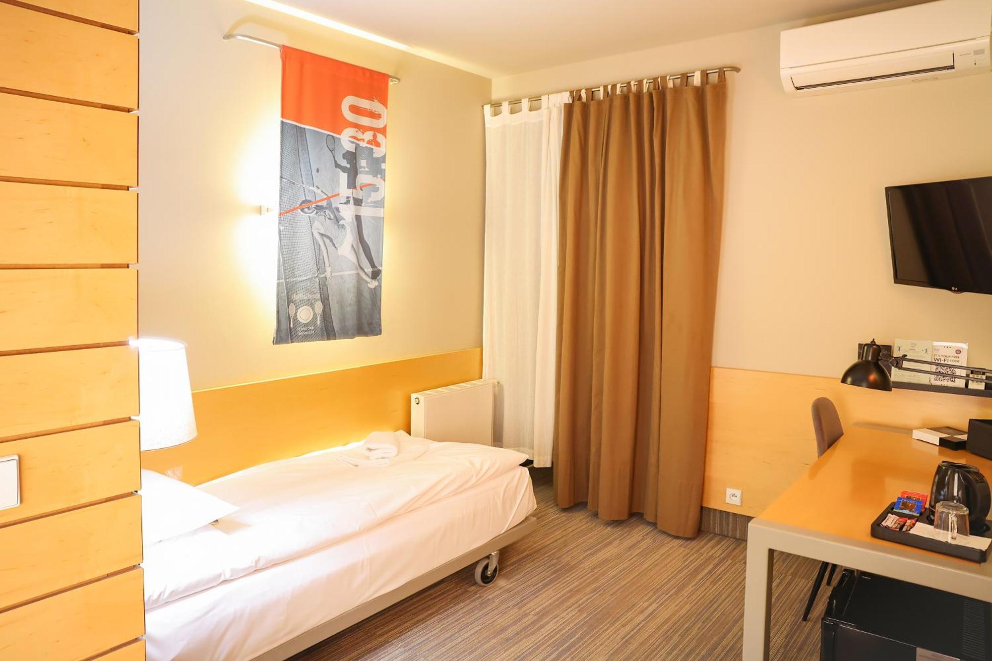 Hotel Restauracja Tenis Kortowo 포즈난 외부 사진