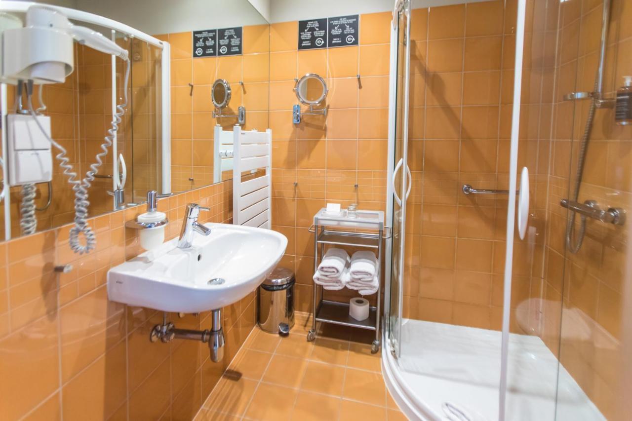 Hotel Restauracja Tenis Kortowo 포즈난 외부 사진